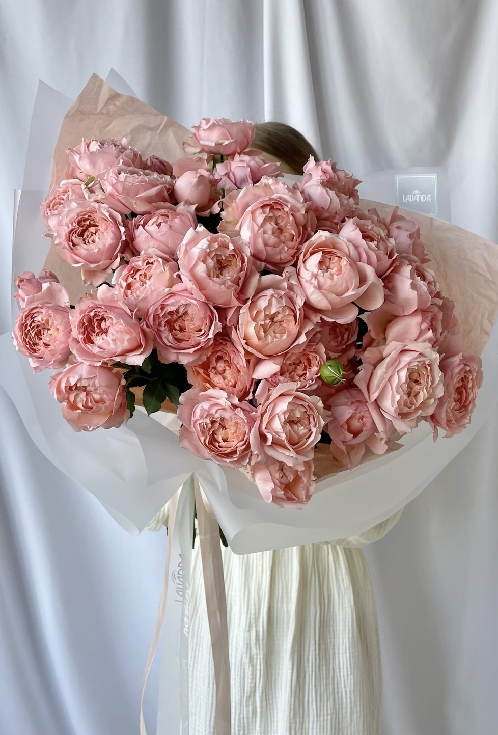 Моно букет из кустовой розы "Джульетта" Моно букет из кустовой розы "Джульетта"