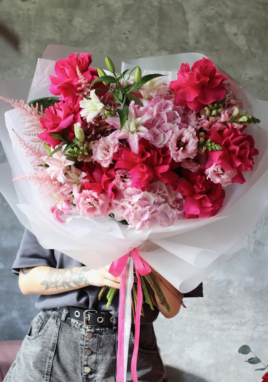 Большой розовый букет "Счастливая случайность" Большой розовый букет "Счастливая случайность"