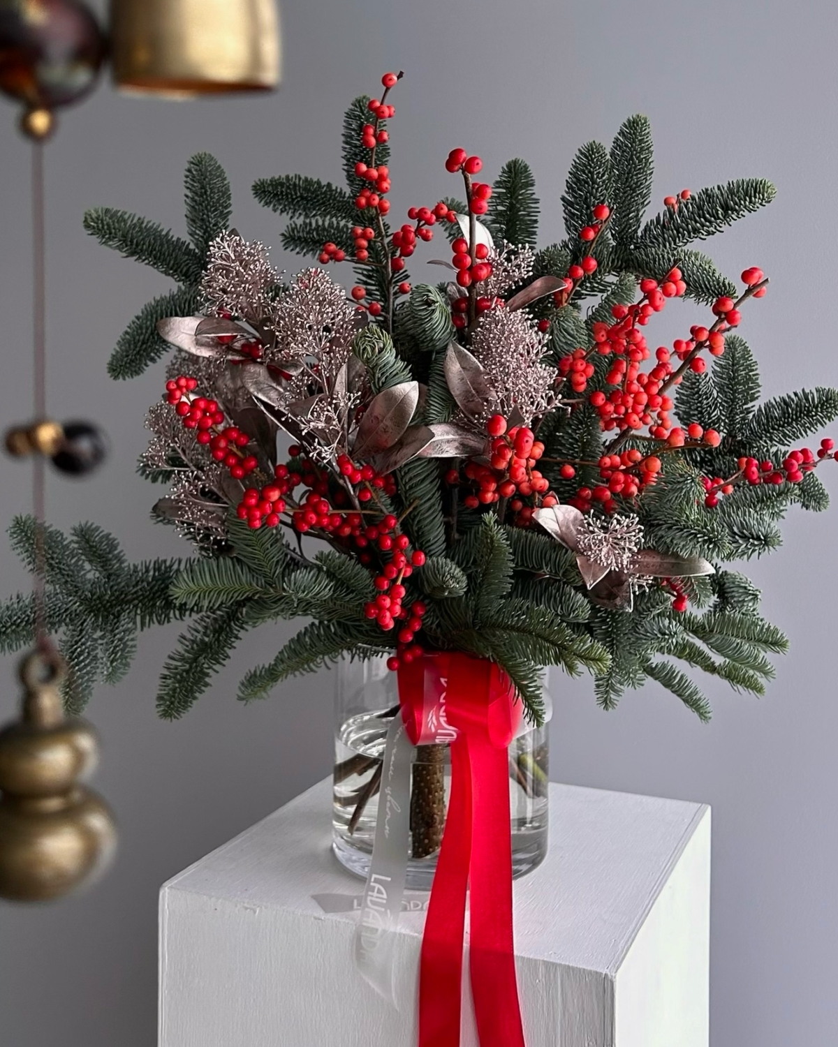 Букет из нобилиса с ягодами Букет из нобилиса с ягодами