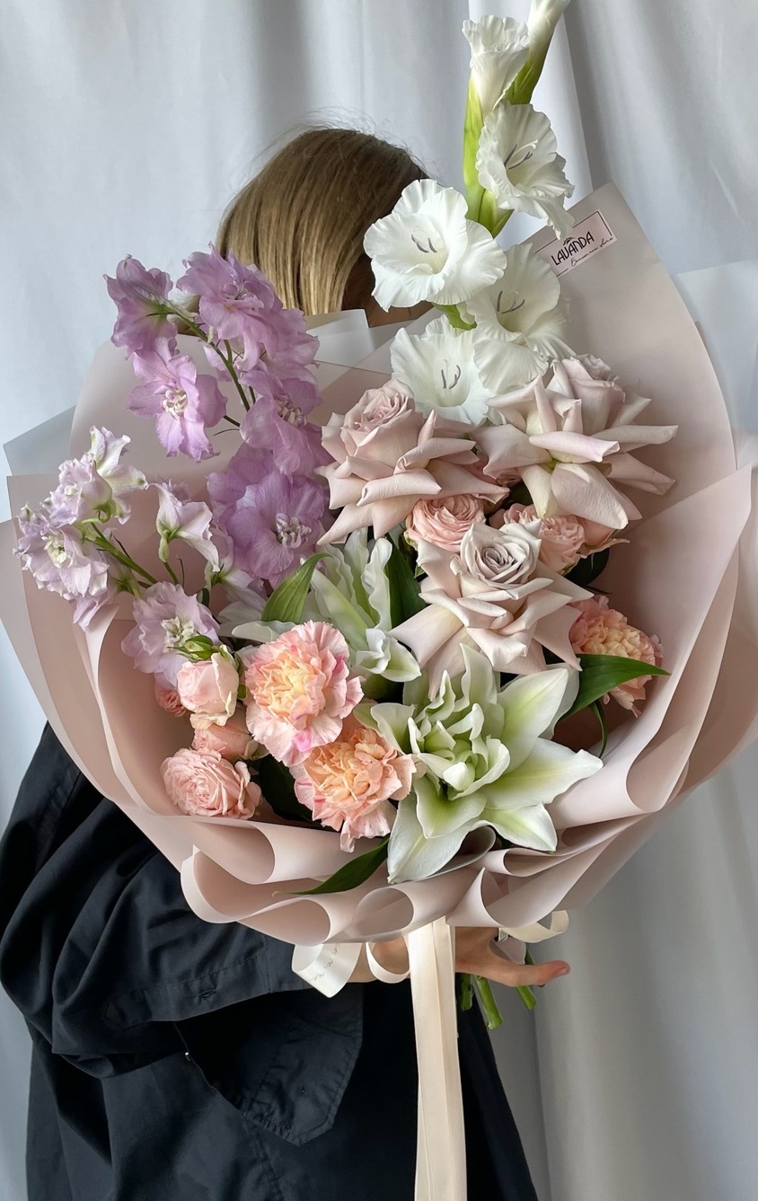 Большой нежный букет "Между небом и землей" Большой нежный букет "Между небом и землей"